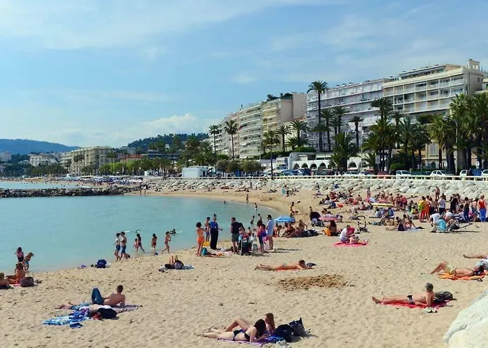 Cannoise, Et Piscine *