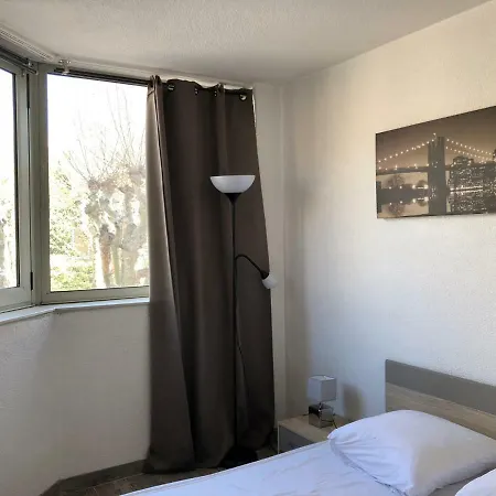 Cannoise, Et Piscine Apartament